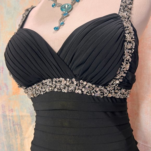 📌Betsy & Adam Look at the backside.....Great looking Prom - Ball - Formal Dress - Picture 4 of 16